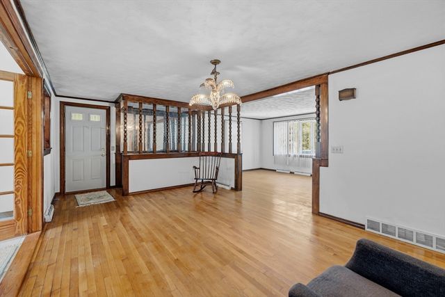1638 Braley Rd, New Bedford, MA 02745