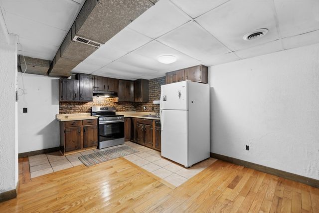 1638 Braley Rd, New Bedford, MA 02745