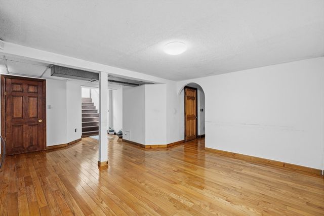 1638 Braley Rd, New Bedford, MA 02745