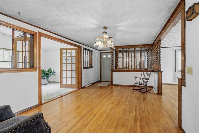 1638 Braley Rd, New Bedford, MA 02745