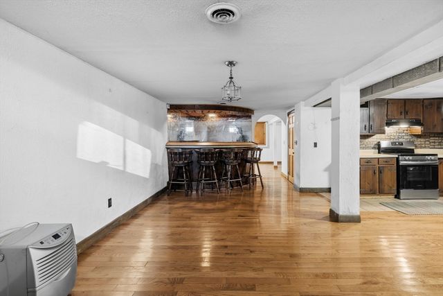 1638 Braley Rd, New Bedford, MA 02745