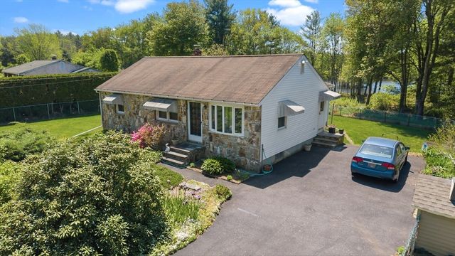 1638 Braley Rd, New Bedford, MA 02745