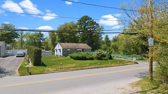 1638 Braley Rd, New Bedford, MA 02745