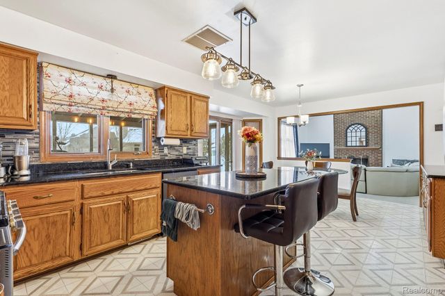 53428 Gregory Drive, Macomb Township, MI 48042