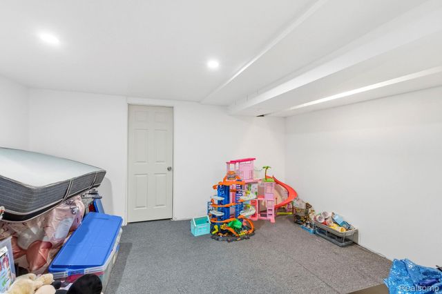 53428 Gregory Drive, Macomb Township, MI 48042