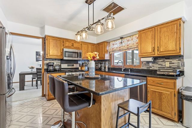 53428 Gregory Drive, Macomb Township, MI 48042