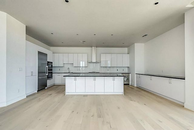 1409 Post Oak Boulevard 1604, Houston, TX 77056