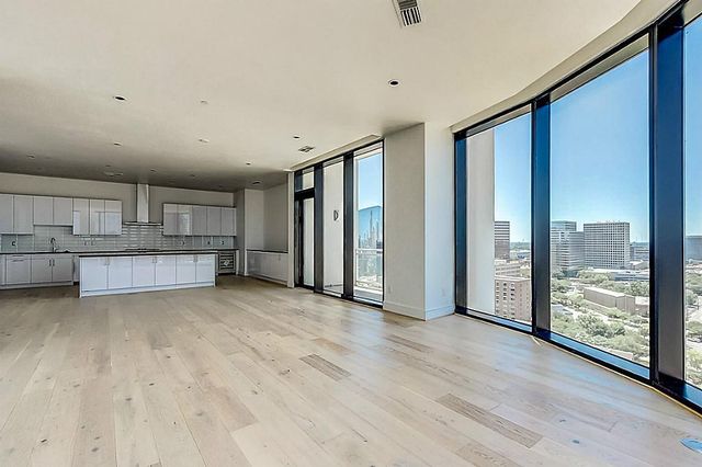 1409 Post Oak Boulevard 1604, Houston, TX 77056