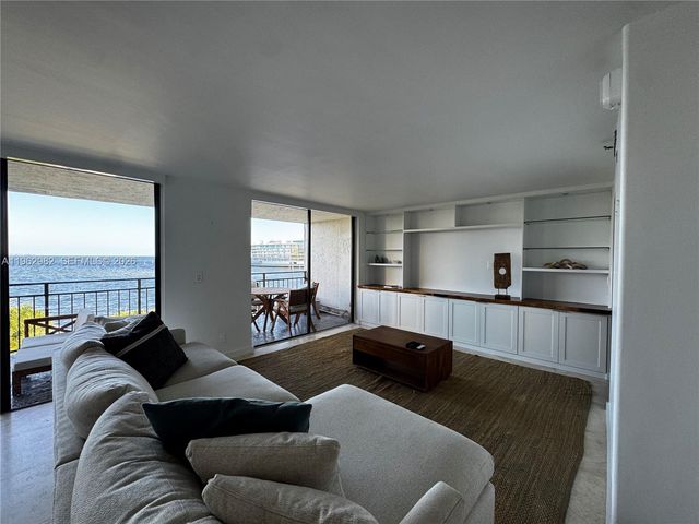 1632 S Bayshore Ct 302, Miami, FL 33133