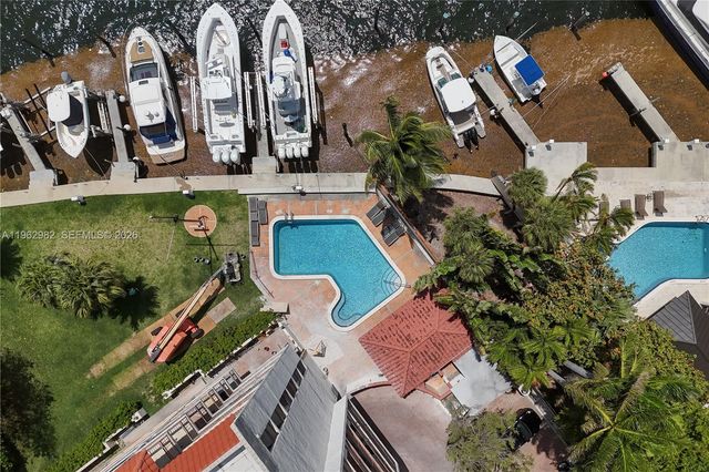 1632 S Bayshore Ct 302, Miami, FL 33133