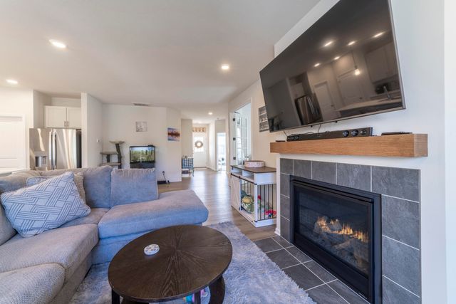 4352 Reflection Place, Valparaiso, IN 46385