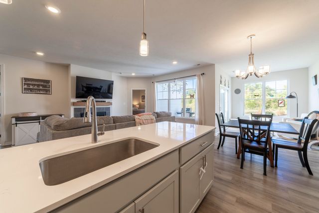 4352 Reflection Place, Valparaiso, IN 46385