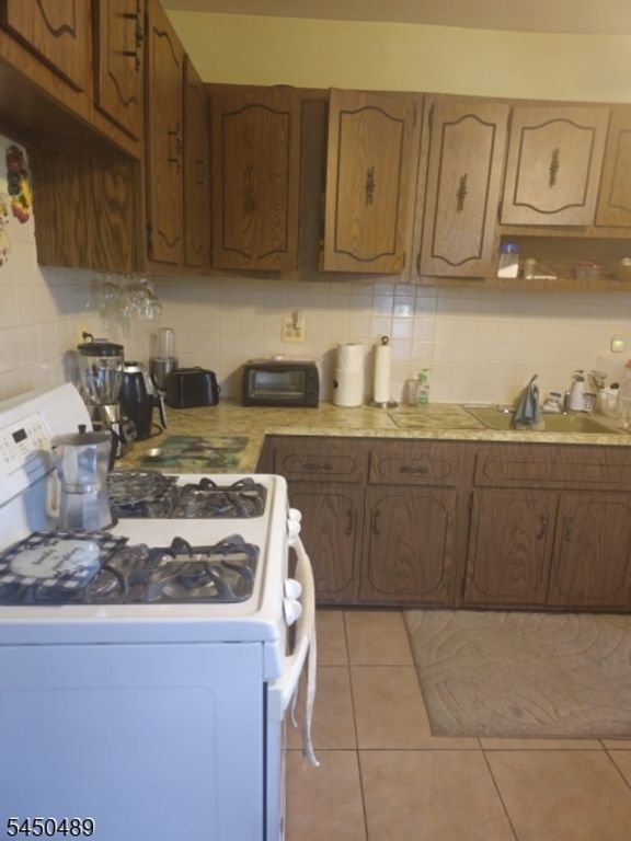 785 Highland Ave, Newark City, NJ 07104 — photo 5