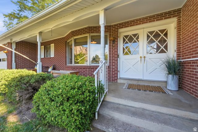 997 HENDERSON DR, Ogden, UT 84404