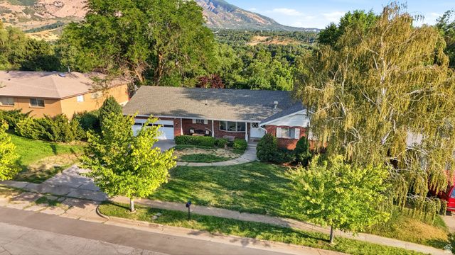 997 HENDERSON DR, Ogden, UT 84404