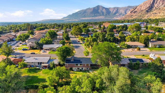 997 HENDERSON DR, Ogden, UT 84404