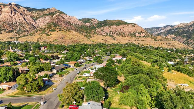 997 HENDERSON DR, Ogden, UT 84404