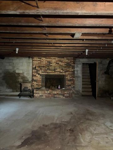 9 Thomas Dr, Independence Twp., NJ 07840