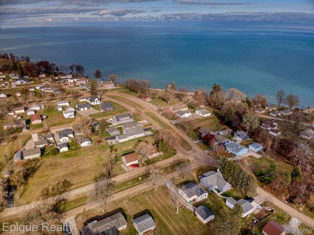 7520 Sunset Boulevard, Worth Township, MI 48450