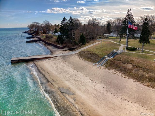 7520 Sunset Boulevard, Worth Township, MI 48450