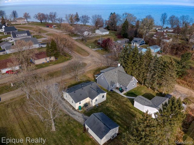 7520 Sunset Boulevard, Worth Township, MI 48450