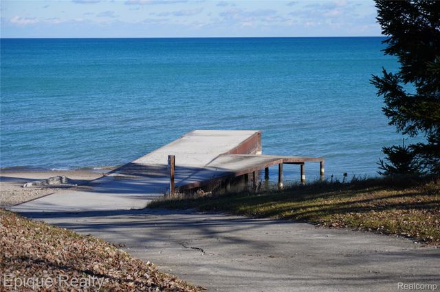 7520 Sunset Boulevard, Worth Township, MI 48450