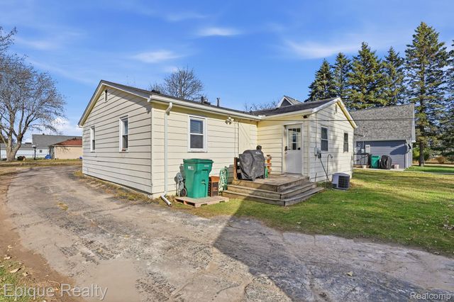 7520 Sunset Boulevard, Worth Township, MI 48450