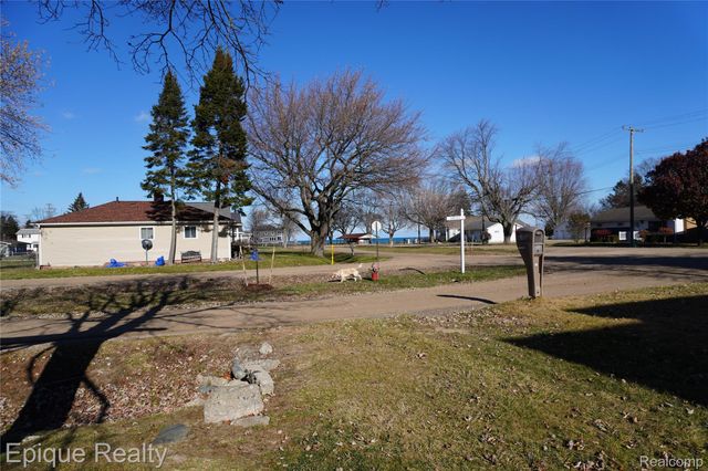 7520 Sunset Boulevard, Worth Township, MI 48450