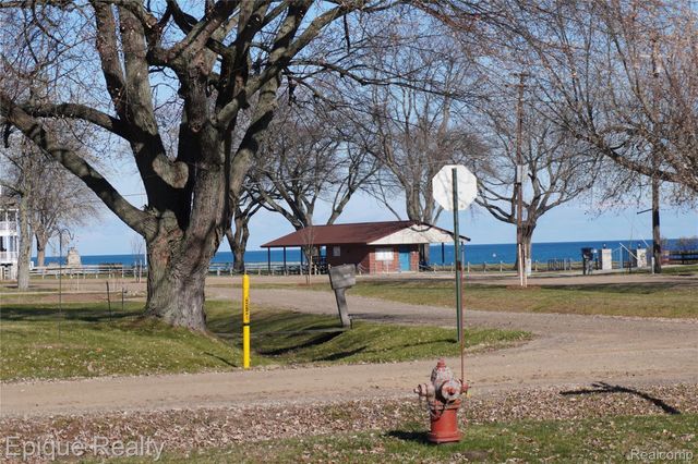 7520 Sunset Boulevard, Worth Township, MI 48450