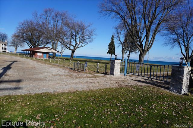 7520 Sunset Boulevard, Worth Township, MI 48450