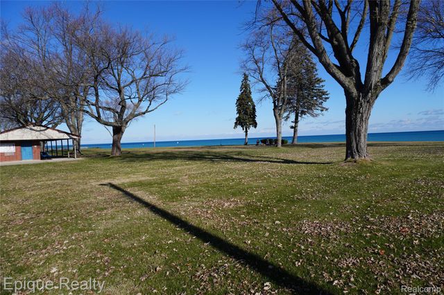 7520 Sunset Boulevard, Worth Township, MI 48450