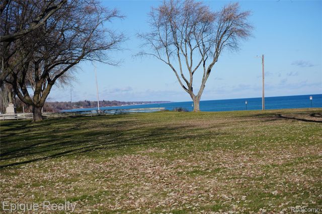 7520 Sunset Boulevard, Worth Township, MI 48450