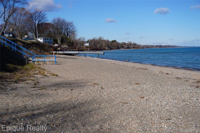 7520 Sunset Boulevard, Worth Township, MI 48450