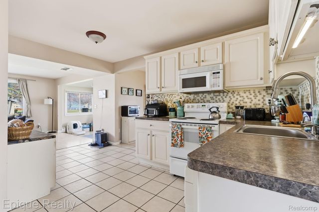 7520 Sunset Boulevard, Worth Township, MI 48450