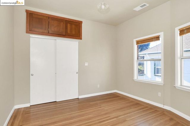 543 37Th St, Oakland, CA 94609