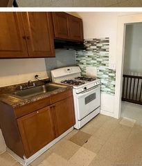 371 Myrtle Avenue 2, Bridgeport, CT 06604