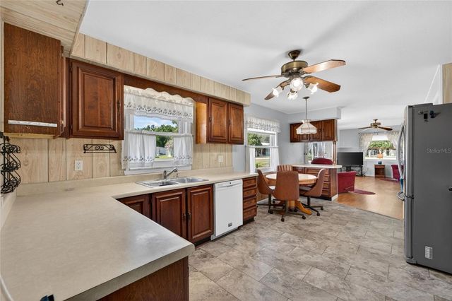 39407 ROCKFORD AVENUE, Zephyrhills, FL 33542