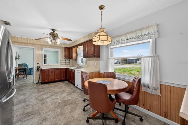 39407 ROCKFORD AVENUE, Zephyrhills, FL 33542