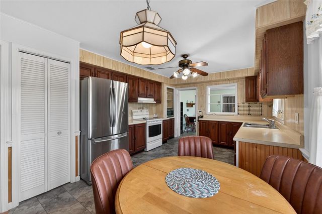 39407 ROCKFORD AVENUE, Zephyrhills, FL 33542