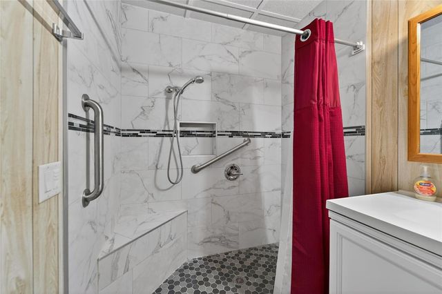 39407 ROCKFORD AVENUE, Zephyrhills, FL 33542