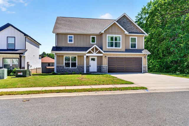 960 Princeton Dr, Clarksville, TN 37042