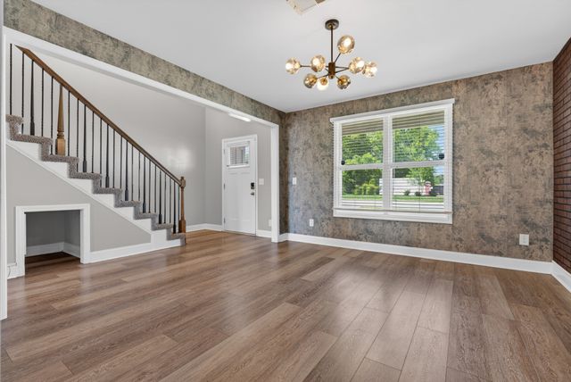 960 Princeton Dr, Clarksville, TN 37042