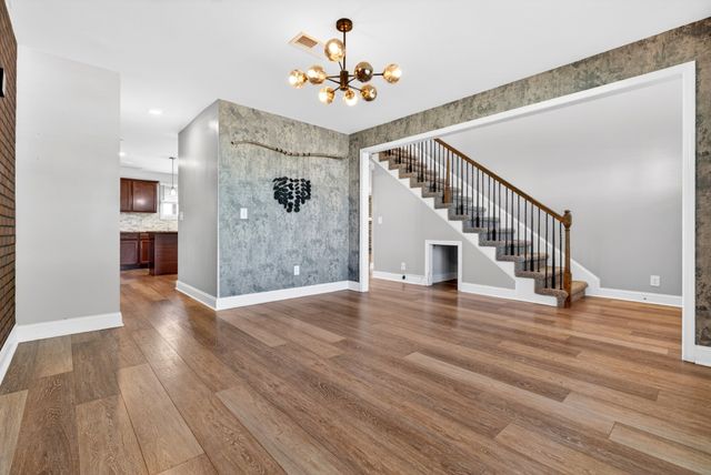 960 Princeton Dr, Clarksville, TN 37042
