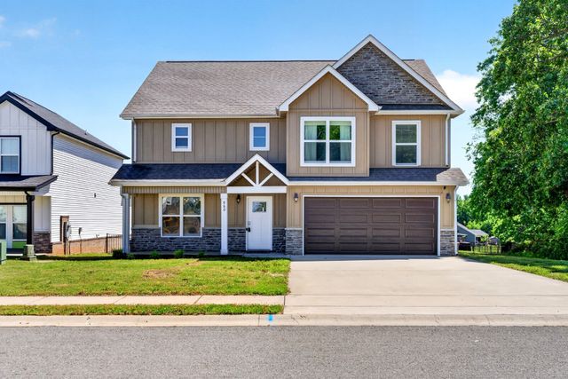960 Princeton Dr, Clarksville, TN 37042