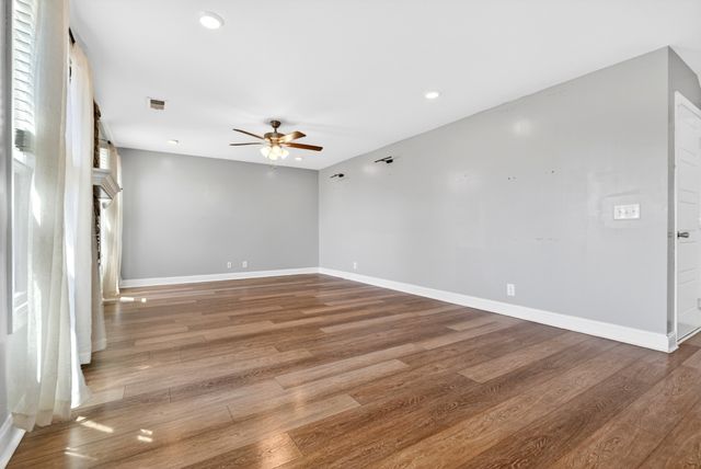 960 Princeton Dr, Clarksville, TN 37042