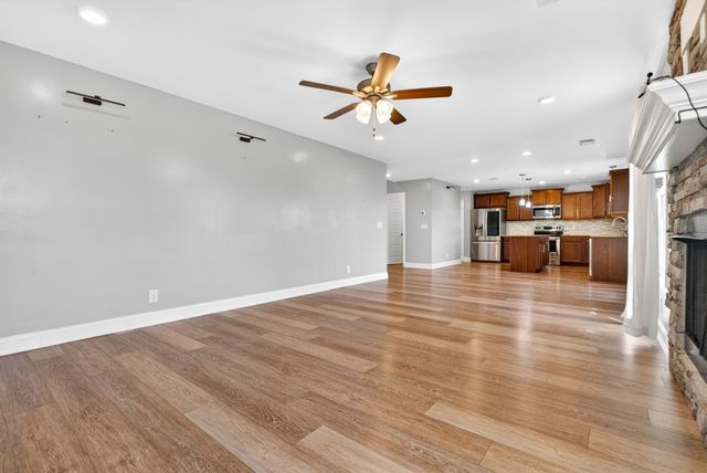 960 Princeton Dr, Clarksville, TN 37042