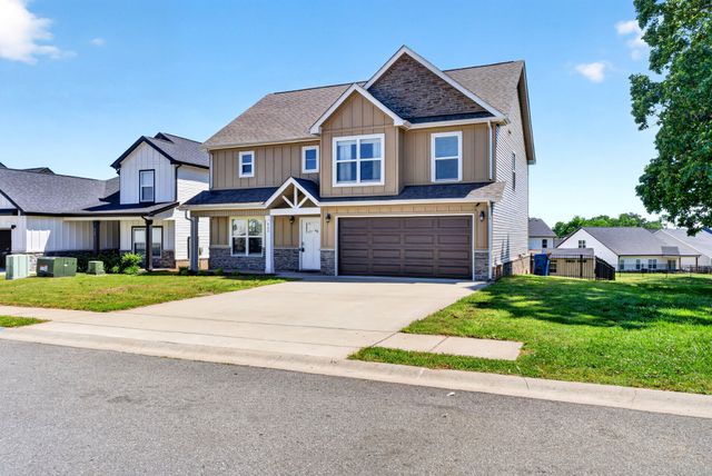 960 Princeton Dr, Clarksville, TN 37042