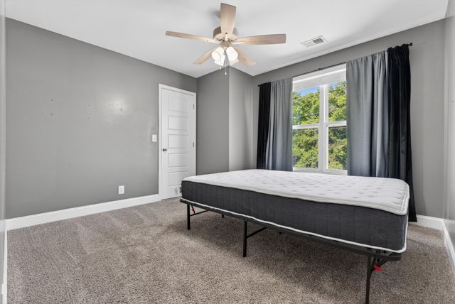 960 Princeton Dr, Clarksville, TN 37042