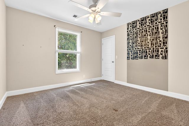 960 Princeton Dr, Clarksville, TN 37042