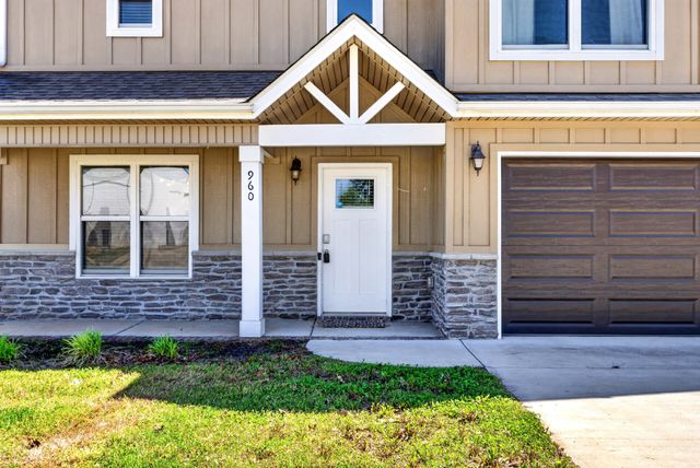 960 Princeton Dr, Clarksville, TN 37042